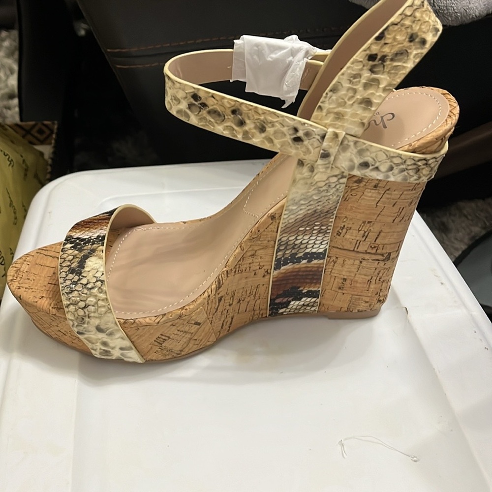 New in box snake python print sandals